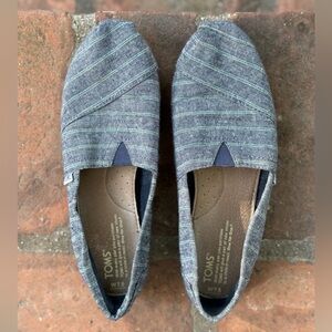 Toms "Alpargata" classic slip-on shoes - size W7.5